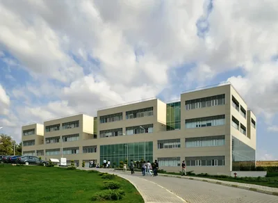 Namık Kemal Üniversitesi Ortak Derslikler ve Merkezi Laboratuvarlar Binası