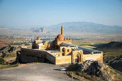 İshak Paşa Sarayı