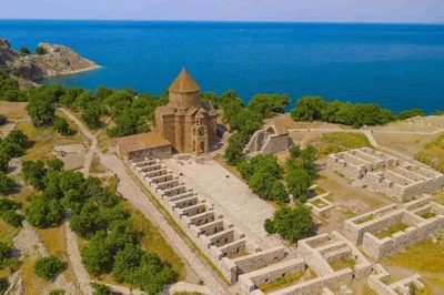 Akdamar Kilisesi