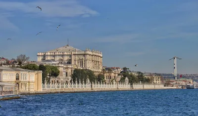 Dolmabahçe Sarayı