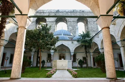 Gazanfer Ağa Medresesi, Türbesi ve Çeşmesi