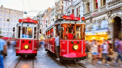 İstiklal Caddesi ve Tarihi Tramvay