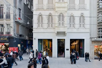 SALT Beyoğlu (Siniossoglou Apartmanı)